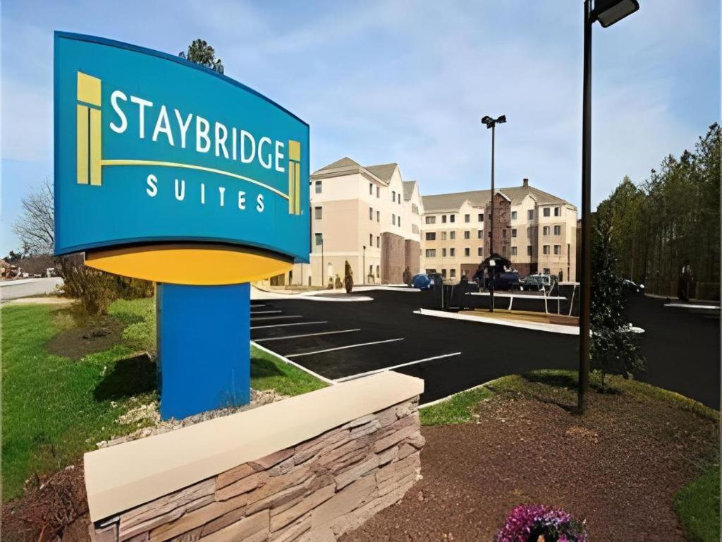 Staybridge Suites Newport News Exterior photo