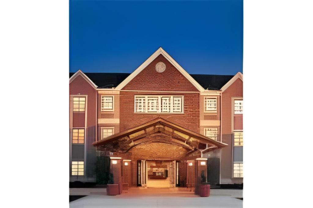 Staybridge Suites Newport News Exterior photo
