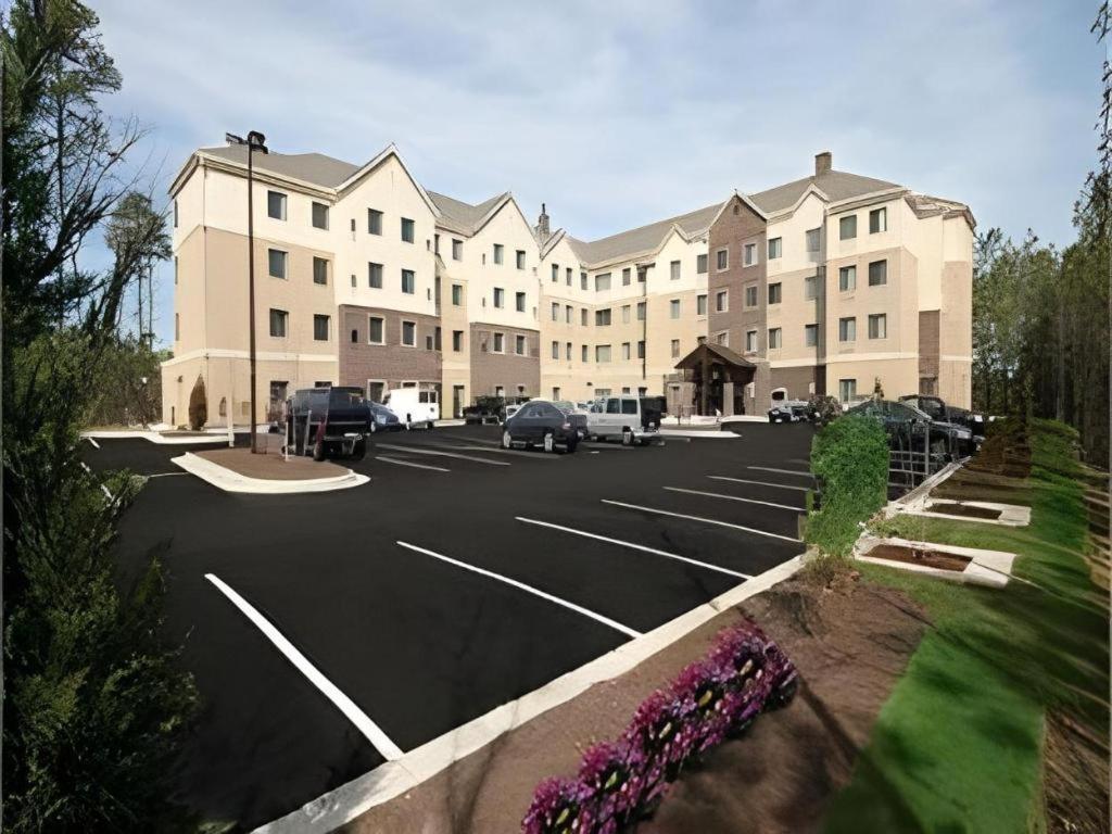 Staybridge Suites Newport News Exterior photo