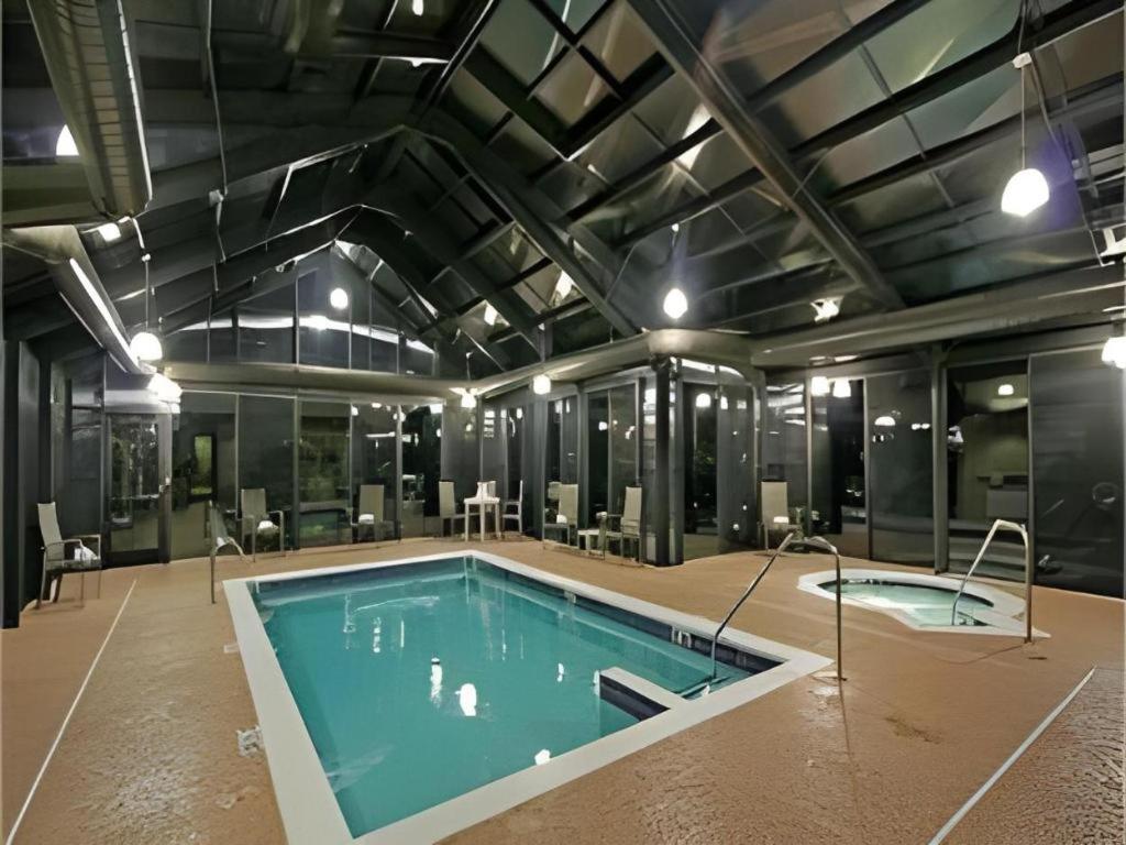 Staybridge Suites Newport News Exterior photo
